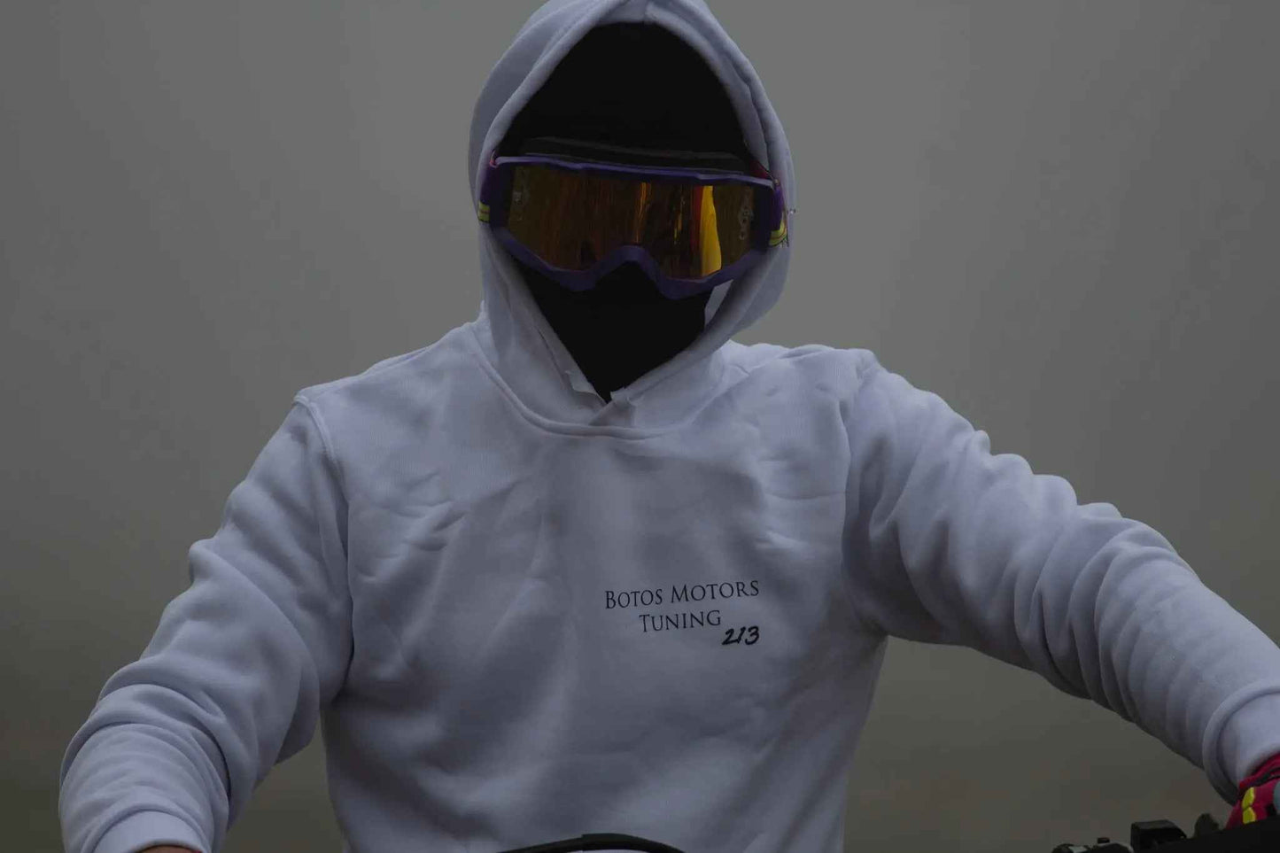 Fehér Botos Motors Tuning pulóver