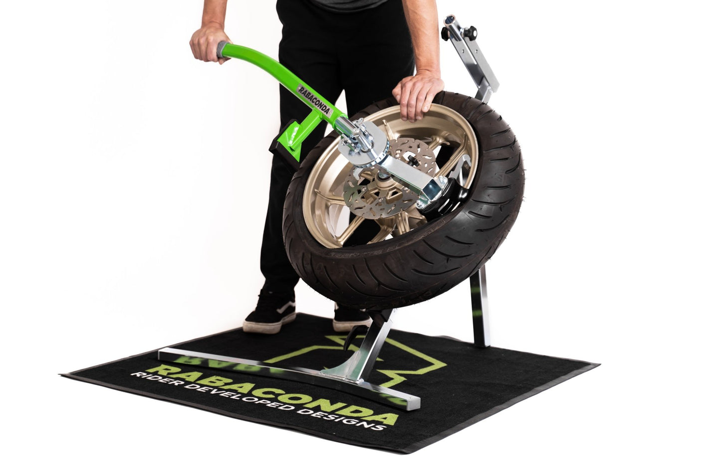 Rabaconda utcai gumiszerelő - Botos Motors Tuning