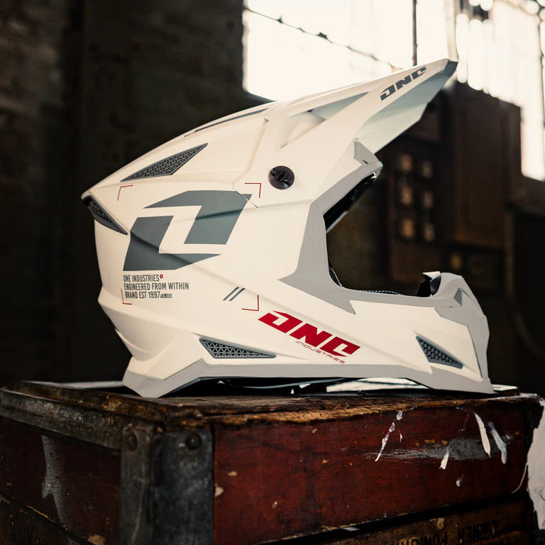 One industries X-297 FOCUS white/gray - Botos Motors Tuning