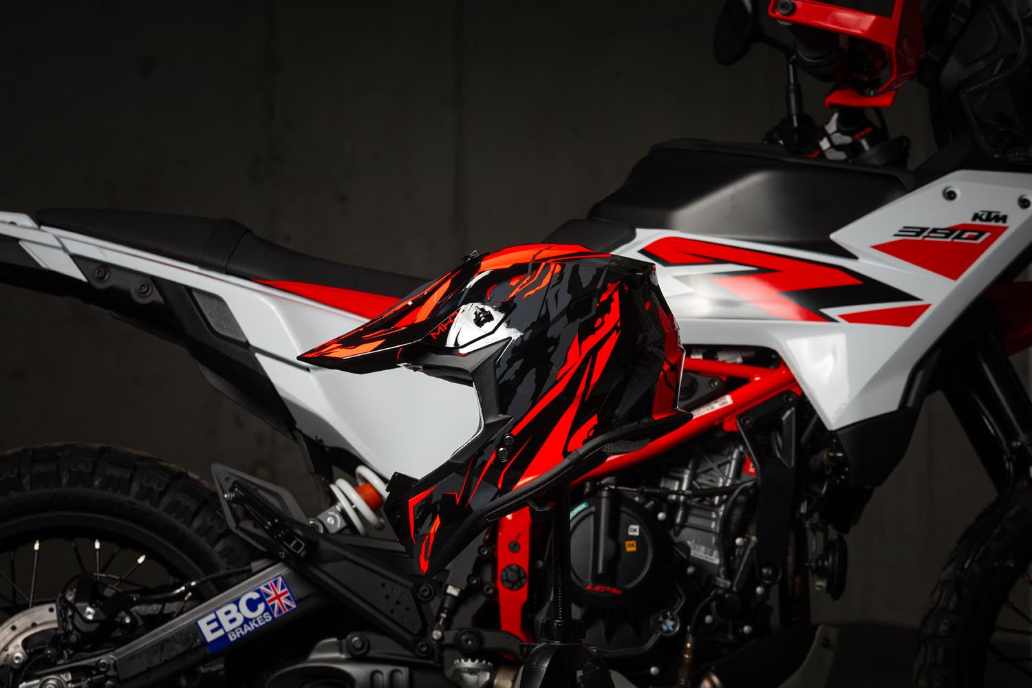 Roxar MX1 Darkstar bukósisak - Botos Motors